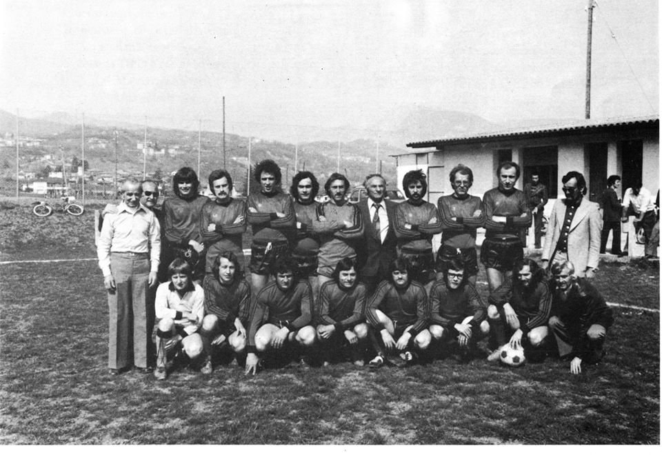 1975