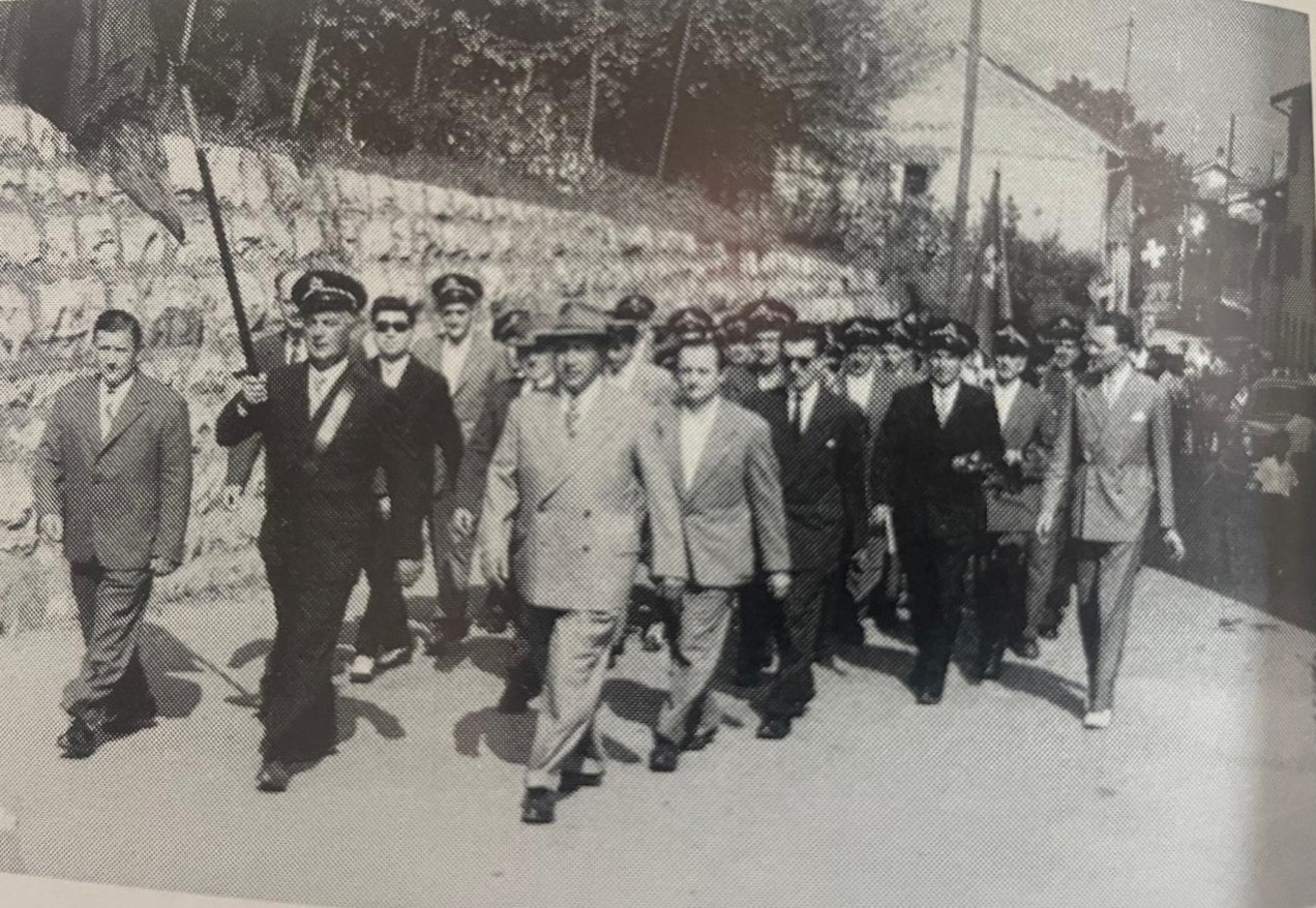 1955 Corteo per linaugurazione del nuovo vessillo