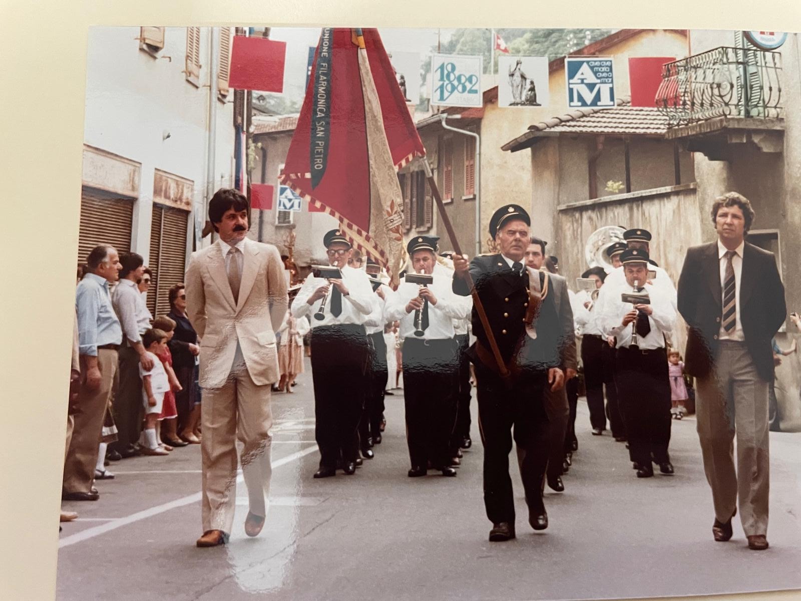 1982