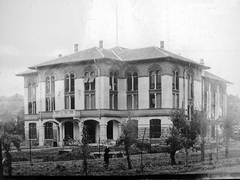 1930