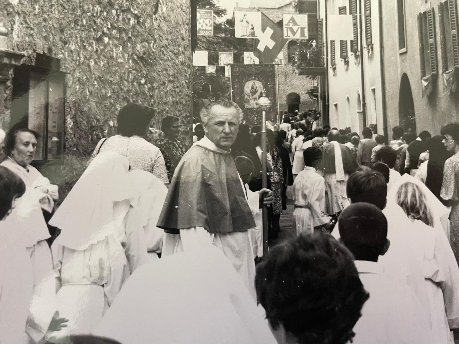 1982