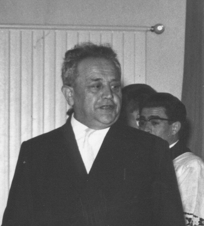 Giovanni Mombelli, Maestru Cuzun