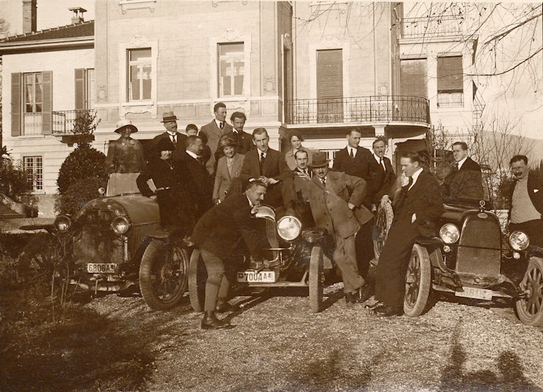 1923