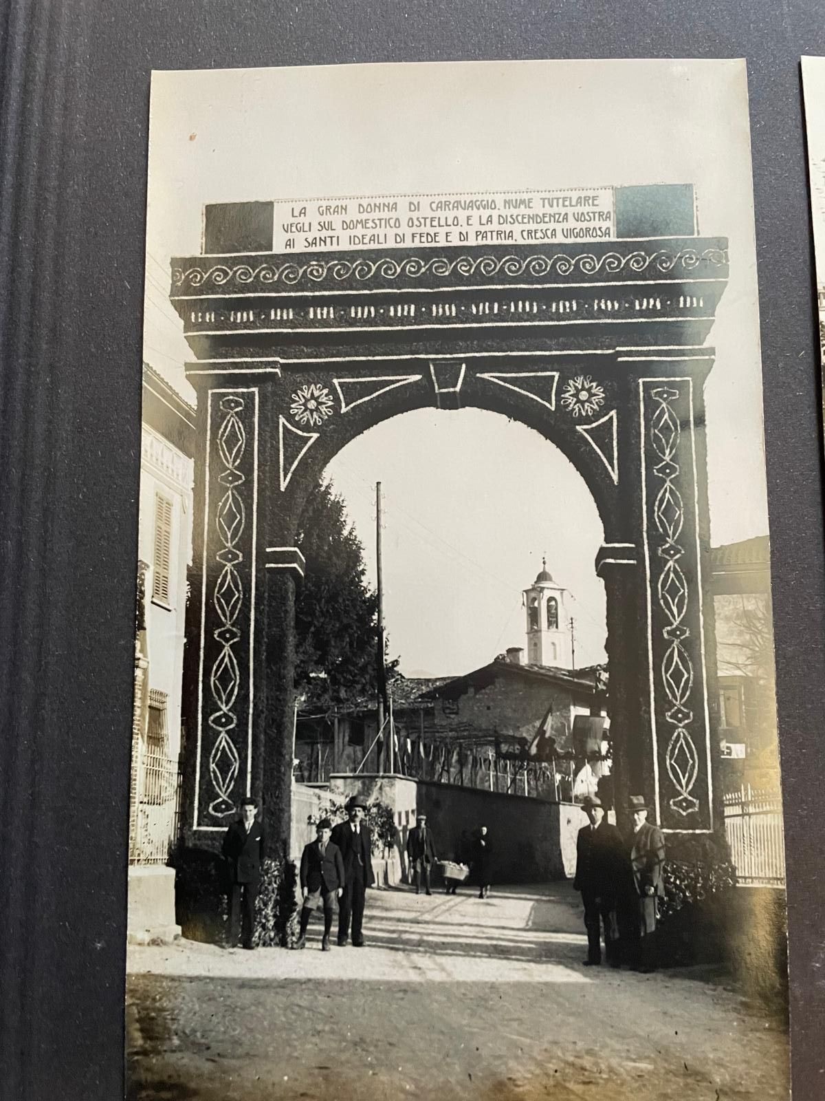 1932