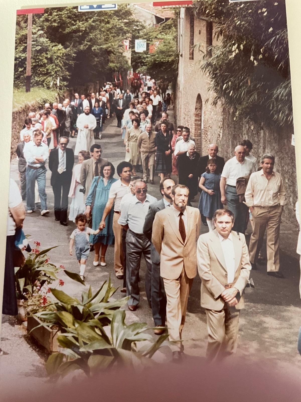 1982
