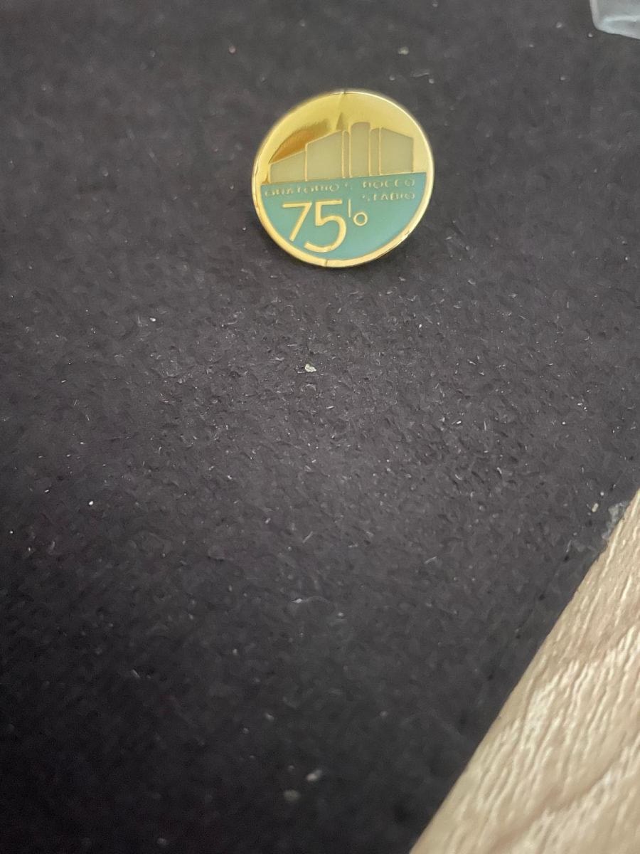 Pins Oratorio