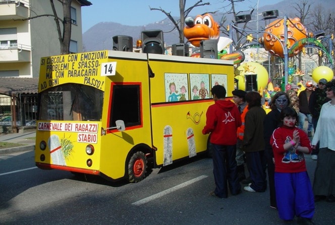 2007 Si Circola con Emozioni Problemi e spasso con Paracarri ad ogni Passo