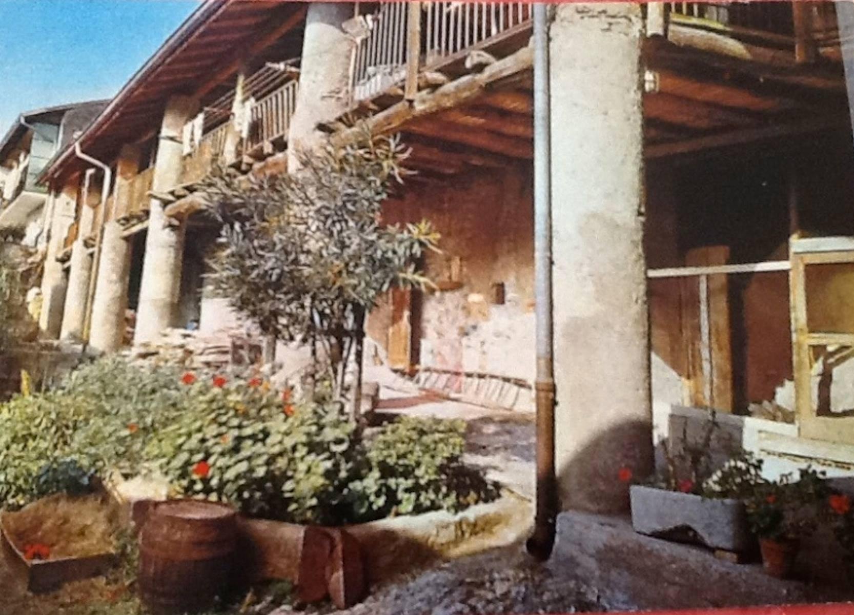 Anni 70 Corte Fonso Légnamée, via Gropp