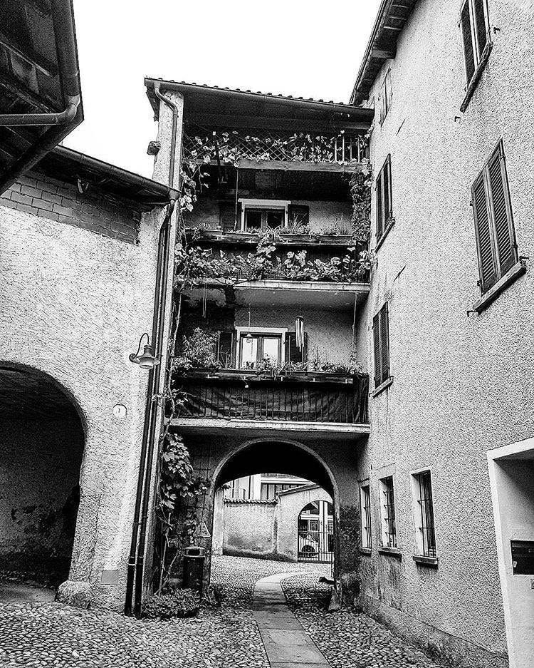 Anni 2000 Via Tell