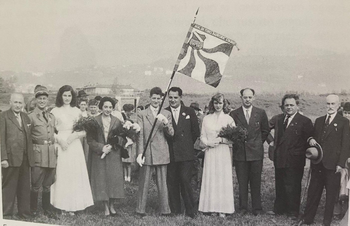 1954