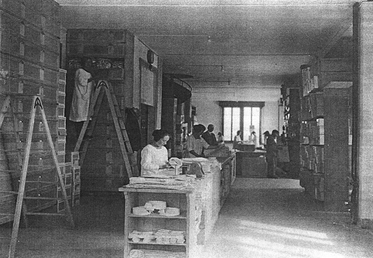 1935