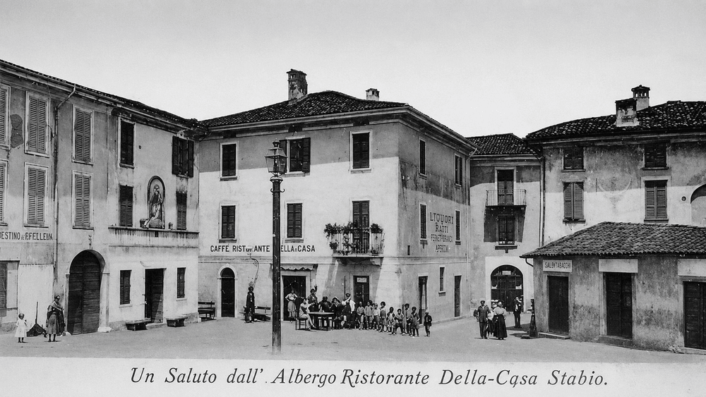 1906, Luce elettrica a Stabio...da Uggiate! (GAZZETTA TICINESE). È stato qui un ispettore delle Ferrovie Federali, incaricato di osservare come verrà fatto l’impianto della corrente la quale da Uggiate porterà la luce elettrica a Stabio. L'ispettore, accompagnato dagli egregi sigg. cons. Perucchi ed ingegner Bernacchi, osservò e diede alcuni importanti consigli.