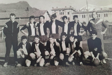 1960 Boys A. In Piedi da Sx: Meroni (All.) Giuseppe Valtulini, Rino Ceppi, Gerardo Caverzasio, Luciano Bianchi, Antonio Luisoni, Silvio Rapelli (Pres.). In ginocchio da sx., Enrico Mombelli, Arnoldo Manghera, Luciano Bianchi, Aldo Rusca, Amato Torti, Luigi Caccia.