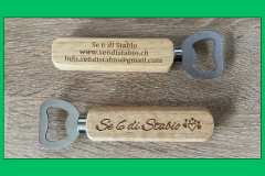 Apribottiglie in legno