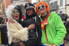 2025 Con la Poliziotta