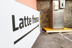 2023 Il distributore di latte fresco