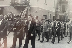 1975