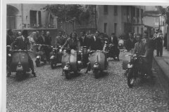 1957, da sinistra Decia, Cesarino, Lina, Manghera surela da Luigi Luisoni, il fratello di Rineta e Robbiani Mario pitur