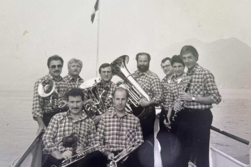 1989 Bandella: Da sx. Valtulini, Valtulini, Eberle, Medici, Bobbià, Valtulini, Pellegrini A. Seduti: Pellegrini M, Peddegrini D.