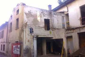 27 SETTEMBRE 1921: MACELLERIA E SALUMERIA Titolare della ditta "Piazza Giovanni", in Stabio, è Giovanni Piazza fu Angelo, da Lurago Marinone (Provincia di Como, Italia), domiciliato a Stabio. 13 luglio 1953. Piazza Giovanni, in Stabio: la ditta è cancellata ad istanza del titolare per cessione dell'azienda, e con assunzione di attivo e passivo, alla ditta individuale «Piazza Guido», in Stabio.