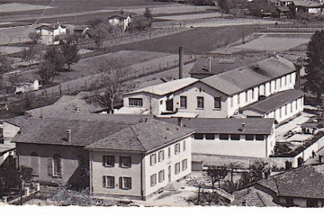 1946-1962, Sacpa Conceria Pellami e affini dal 1963 Savoy. In seguito Bally fino al 1997