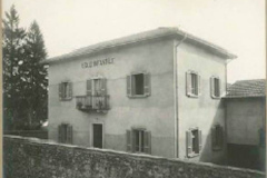 Anni 40. Il 14 giugno 1883 moriva la signora Marta (1823-1883), figlia di Onorato Meotti, nativa di Milano. Apparteneva ai primi movimenti cattolici tesi a diffondere l'opera dei patronati per i ragazzi del popolo, aprendo asili nelle parrocchie (Opera dei patronati fondata a Venezia nel 1869). Lasciò dei fondi per l'istituzione di un asilo cattolico a Stabio. L'esecutrice testamentaria, come risulta dal testamento di Marta Meotti del 4 febbraio 1878 pubblicato il 20 giugno 1883 dal Dott. Giovanni Ibery Presidente in Milano, fu la sua governante Giuseppina Cogliati di Previso (Como).