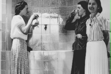 1940 Ospiti dell’istituto durante la cura d’acqua presa come bevanda.