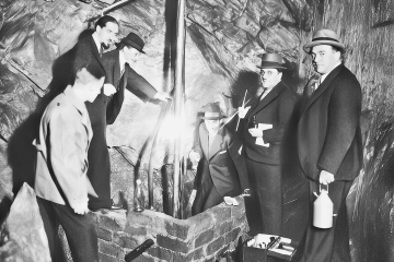 4 marzo 1939 Il Dr. Valente Bernasconi accompagnato dai signori Dr. Verda del laboratorio Cantonale, Dr. Fraschina, Prof. Mattei, Dr. Regazzoni, mentre analizzano l’acqua.