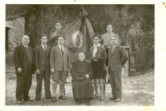 1938 Il Comitato del Circolo San Rocco, da sx Robbiani Luigi, Fontana Giuseppe, Mombelli Giovanni, Don Bonanomi, Pietro Rusca, Fontana Pietro; dietro Garzoni Carlo e Aldo Medici.